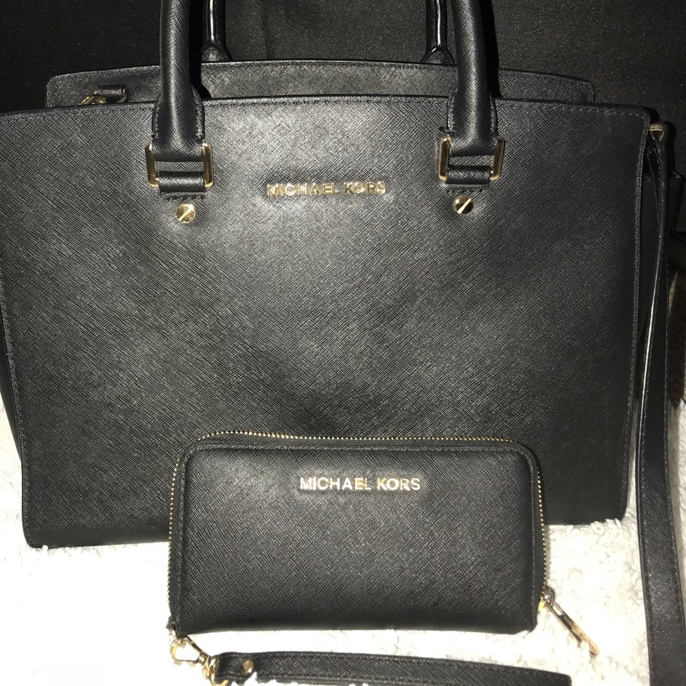 ❗️SOLD ❗️Michael Kors bag, wallet, and dust bag
